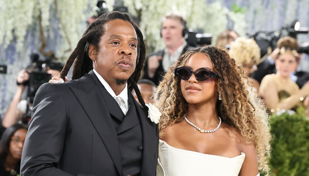 Beyoncé Says JAY-Z Grew His Fro Out to Give Blue Ivy Confidence