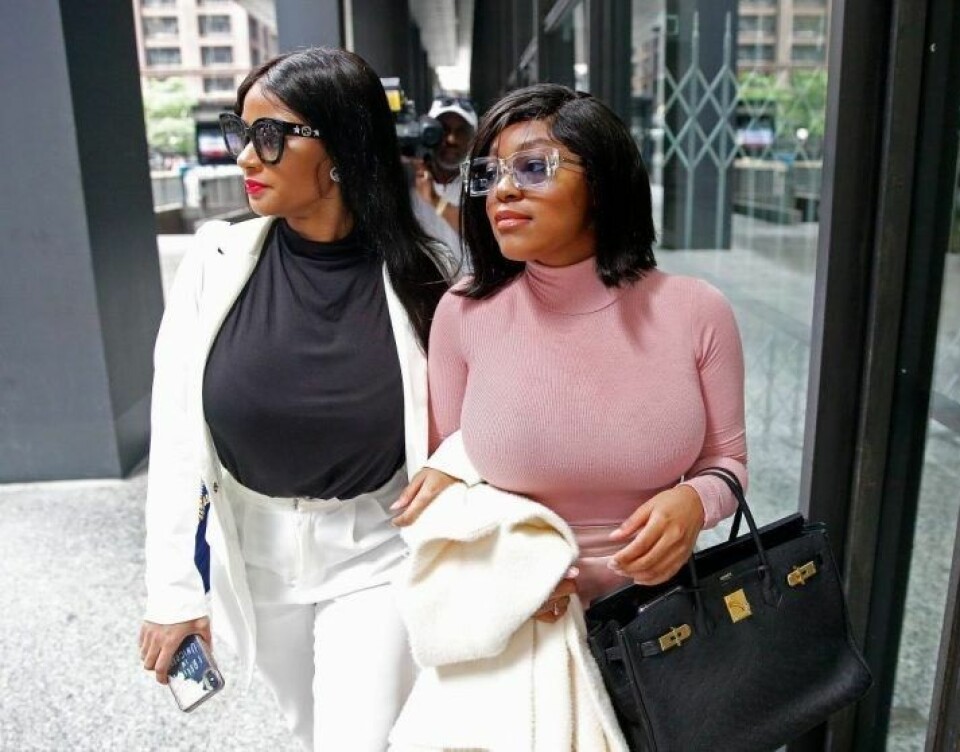 R. Kelly’s Girlfriend Azriel Clary Is 'In Contact' With Her Family ...