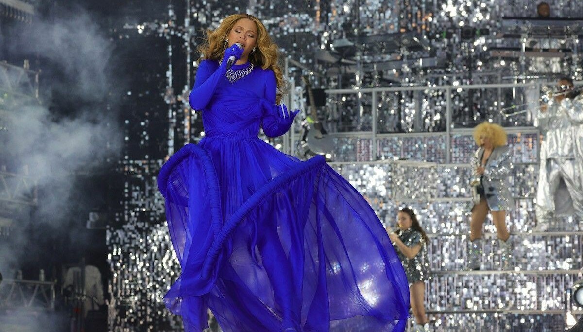 Beyoncé Memorializes Tina Turner With “River Deep – Mountain High ...
